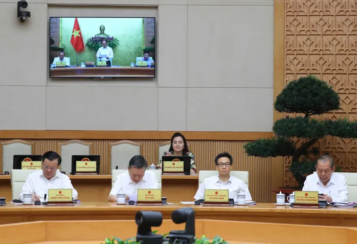Thủ tướng Nguyễn Xuân Phúc: Quyết tâm cao để tiếp tục tháo gỡ khó khăn do COVID-19 gây ra - Ảnh 3. Thủ tướng Nguyễn Xuân Phúc: Quyết tâm cao để tiếp tục tháo gỡ khó khăn do COVID-19 gây ra - Ảnh 3.