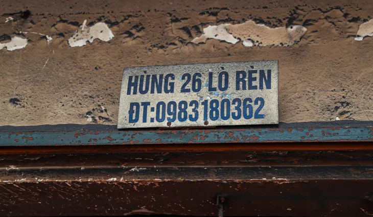 Người thợ thủ công cuối cùng trên phố Lò rèn: Nghề này rồi sẽ đi về đâu? - Ảnh 12. Người thợ thủ công cuối cùng trên phố Lò rèn: Nghề này rồi sẽ đi về đâu? - Ảnh 12.