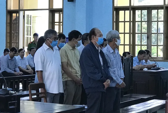 Nguyên Giám đốc Sở Y tế Gia Lai lãnh án 18 tháng tù - Ảnh 3. Nguyên Giám đốc Sở Y tế Gia Lai lãnh án 18 tháng tù - Ảnh 3.