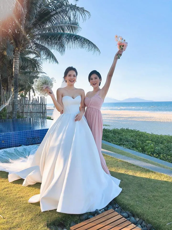 Huyền Lizzie, Vũ Thu Hoài làm phù dâu trong đám cưới Phanh Lee - Ảnh 3. Huyền Lizzie, Vũ Thu Hoài làm phù dâu trong đám cưới Phanh Lee - Ảnh 3.