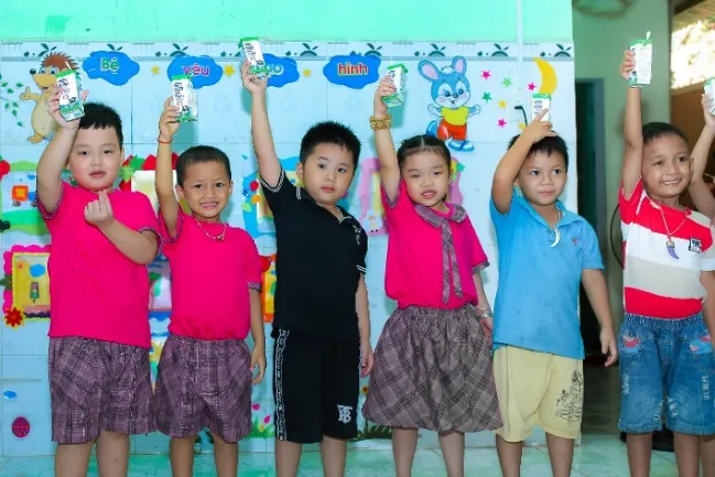 Quảng Nam triển khai Sữa học đường, trẻ em được uống sữa miễn phí - Ảnh 3. Quảng Nam triển khai Sữa học đường, trẻ em được uống sữa miễn phí - Ảnh 3.