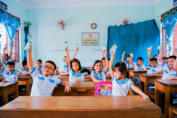 Quảng Nam triển khai Sữa học đường, trẻ em được uống sữa miễn phí - Ảnh 6. Quảng Nam triển khai Sữa học đường, trẻ em được uống sữa miễn phí - Ảnh 6.