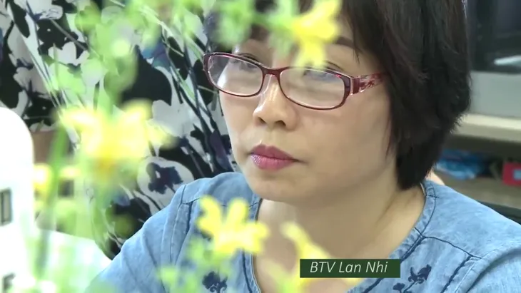 Những giọng nói quen thuộc trên sóng truyền hình, nay khán giả mới biết mặt - Ảnh 7. Những giọng nói quen thuộc trên sóng truyền hình, nay khán giả mới biết mặt - Ảnh 7.