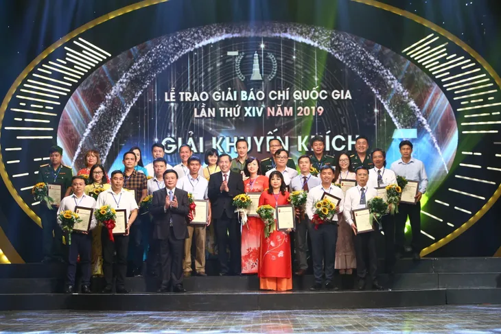 Danh sách tác giả, tác phẩm đoạt Giải Báo chí quốc gia lần thứ XIV - năm 2019 - Ảnh 2. Danh sách tác giả, tác phẩm đoạt Giải Báo chí quốc gia lần thứ XIV - năm 2019 - Ảnh 2.