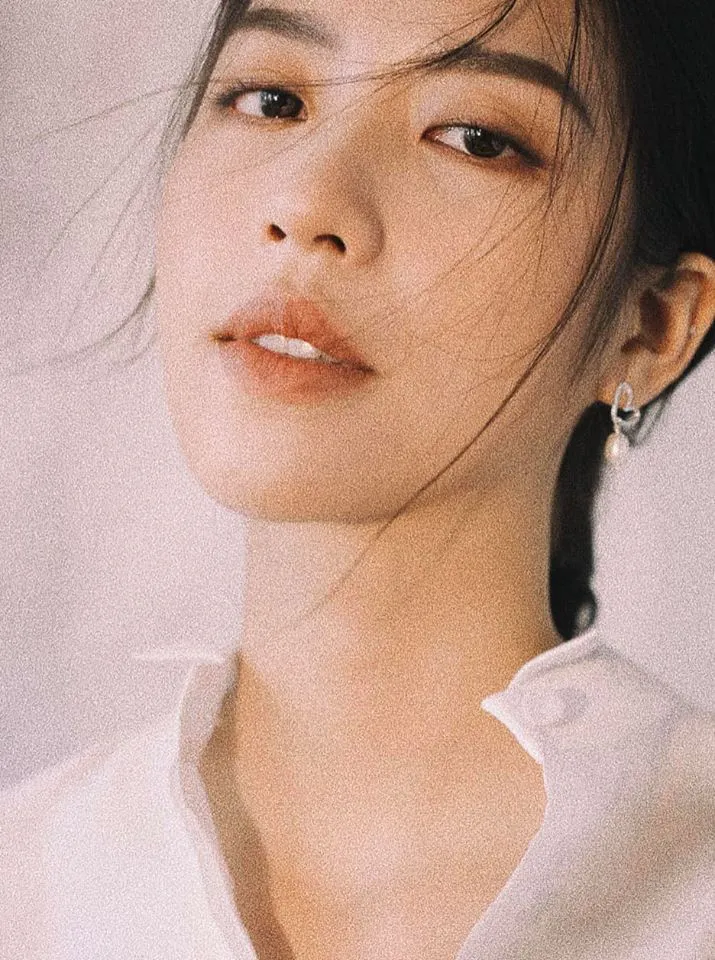 Cô nàng tomboy của Đừng bắt em phải quên cũng có lúc quyến rũ thế này - Ảnh 7. Cô nàng tomboy của Đừng bắt em phải quên cũng có lúc quyến rũ thế này - Ảnh 7.
