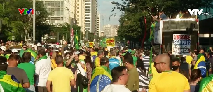 Tổng thống Brazil phản đối các biện pháp giãn cách xã hội - Ảnh 1. Tổng thống Brazil phản đối các biện pháp giãn cách xã hội - Ảnh 1.