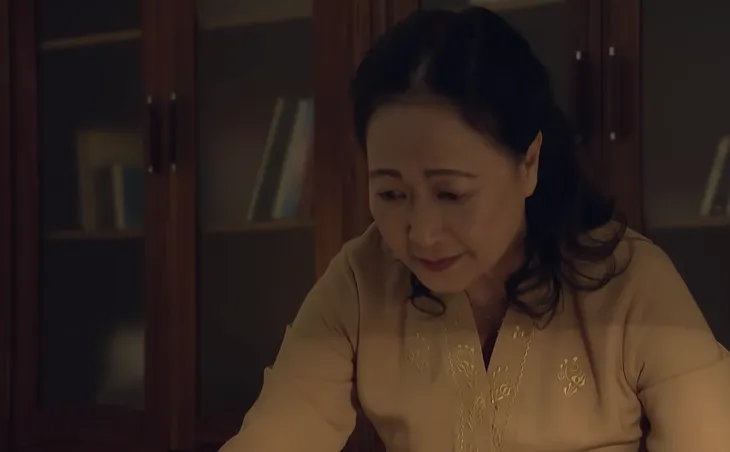Đừng bắt em phải quên - Tập 16: Ngọc theo dõi bố và em gái mưa tại khách sạn - Ảnh 4. Đừng bắt em phải quên - Tập 16: Ngọc theo dõi bố và em gái mưa tại khách sạn - Ảnh 4.