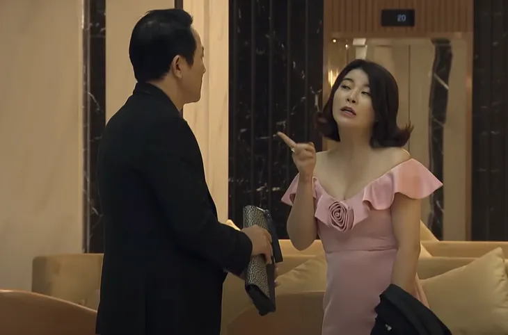 Đừng bắt em phải quên - Tập 16: Ngọc theo dõi bố và em gái mưa tại khách sạn - Ảnh 2. Đừng bắt em phải quên - Tập 16: Ngọc theo dõi bố và em gái mưa tại khách sạn - Ảnh 2.