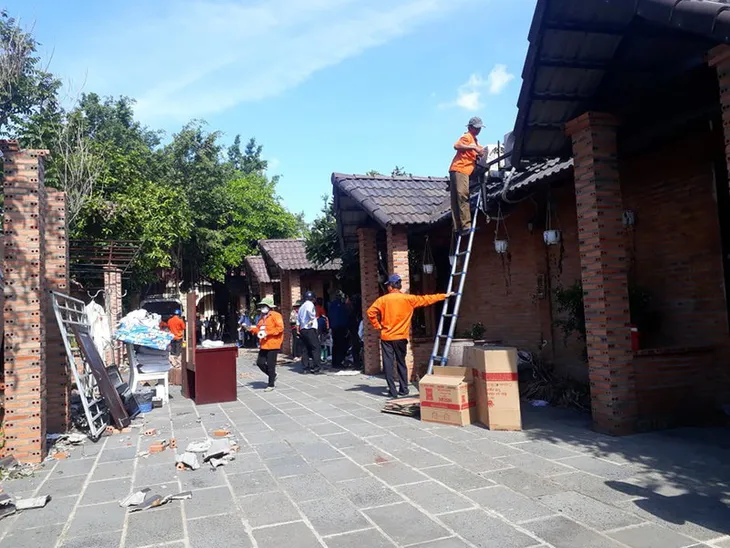 Cưỡng chế tổ hợp gần 8.000 m2 Gia Trang quán- Tràm Chim resort - Ảnh 3. Cưỡng chế tổ hợp gần 8.000 m2 Gia Trang quán- Tràm Chim resort - Ảnh 3.