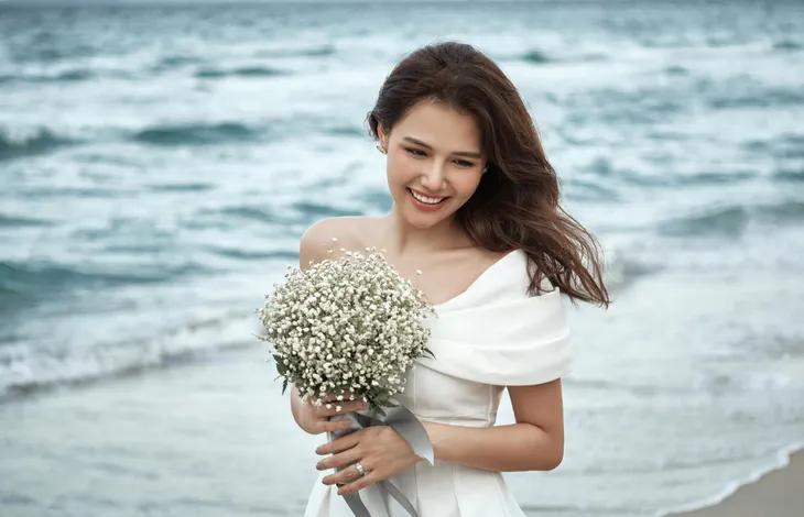 Phanh Lee khoe trọn bộ ảnh cưới, chú rể vẫn quyết giấu mặt - Ảnh 11. Phanh Lee khoe trọn bộ ảnh cưới, chú rể vẫn quyết giấu mặt - Ảnh 11.