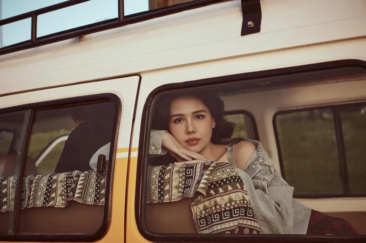 Phanh Lee khoe trọn bộ ảnh cưới, chú rể vẫn quyết giấu mặt - Ảnh 13. Phanh Lee khoe trọn bộ ảnh cưới, chú rể vẫn quyết giấu mặt - Ảnh 13.