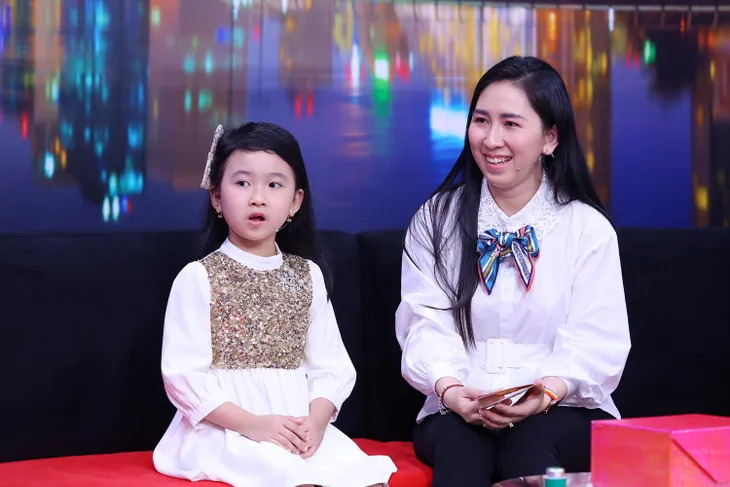 Bố mẹ ly dị, cô bé 7 tuổi khiến Ốc Thanh Vân bất ngờ vì điều này - Ảnh 3. Bố mẹ ly dị, cô bé 7 tuổi khiến Ốc Thanh Vân bất ngờ vì điều này - Ảnh 3.