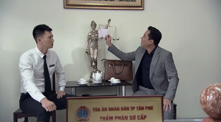 Lựa chọn số phận - Tập 6: Chỉ là vụ xử ly hôn, Cường (Hà Việt Dũng) đã được đút lót 500 USD - Ảnh 3.