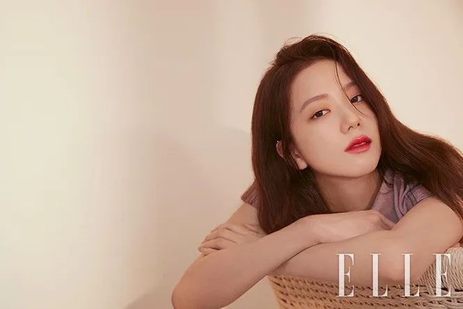 Jisoo (BLACKPINK) khoe vẻ đẹp trong trẻo trước thềm tái xuất - Ảnh 3. Jisoo (BLACKPINK) khoe vẻ đẹp trong trẻo trước thềm tái xuất - Ảnh 3.