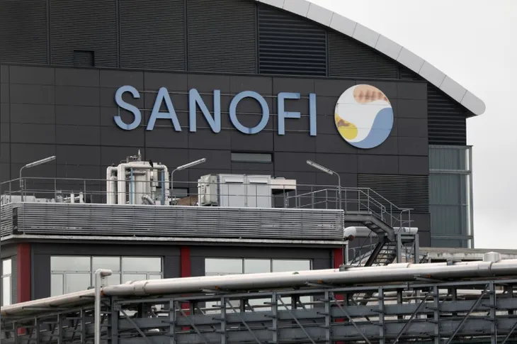 Sanofi đầu tư 425 triệu USD, tăng tốc trong cuộc đua phát triển vaccine COVID-19 - Ảnh 1. Sanofi đầu tư 425 triệu USD, tăng tốc trong cuộc đua phát triển vaccine COVID-19 - Ảnh 1.