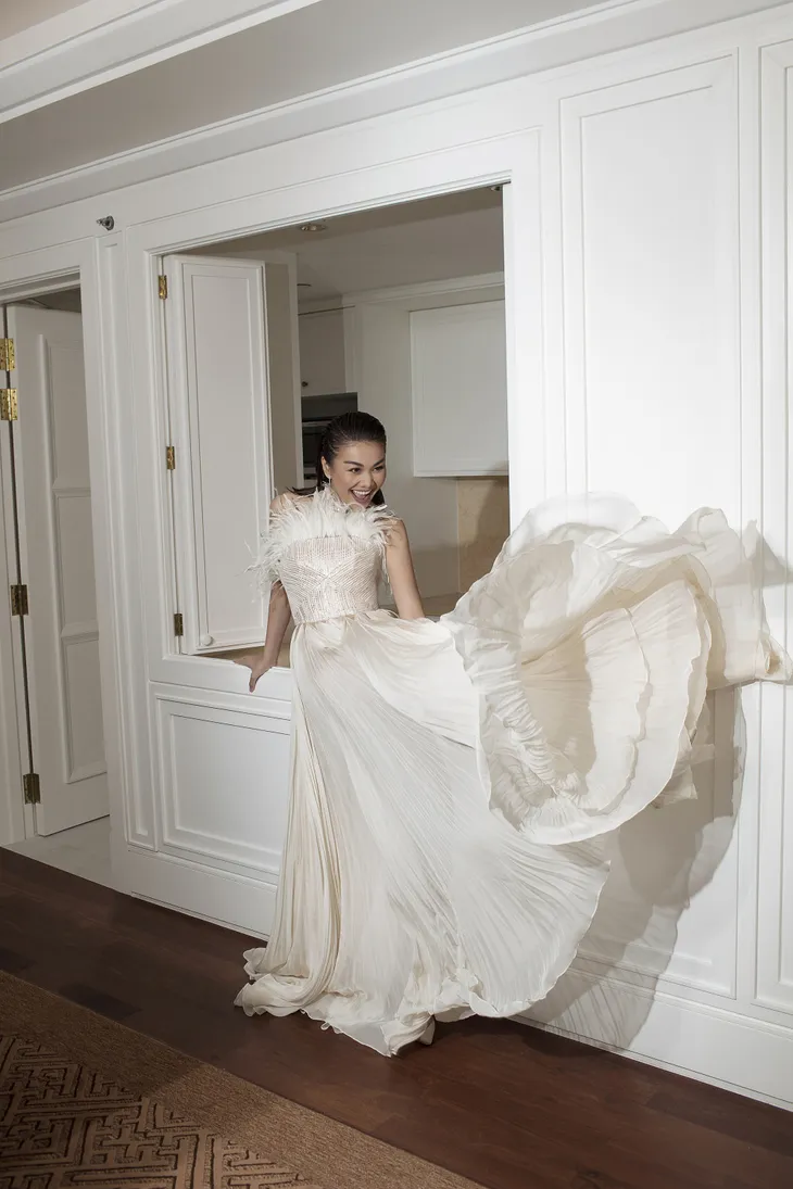 Ngắm Hồ Ngọc Hà và Thanh Hằng trong BST mới của Công Trí, từng xuất hiện trên Vogue Paris - Ảnh 10. Ngắm Hồ Ngọc Hà và Thanh Hằng trong BST mới của Công Trí, từng xuất hiện trên Vogue Paris - Ảnh 10.
