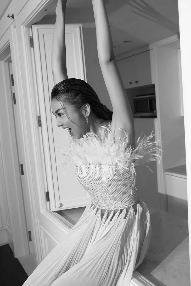 Ngắm Hồ Ngọc Hà và Thanh Hằng trong BST mới của Công Trí, từng xuất hiện trên Vogue Paris - Ảnh 11. Ngắm Hồ Ngọc Hà và Thanh Hằng trong BST mới của Công Trí, từng xuất hiện trên Vogue Paris - Ảnh 11.