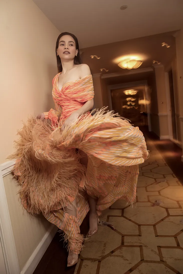 Ngắm Hồ Ngọc Hà và Thanh Hằng trong BST mới của Công Trí, từng xuất hiện trên Vogue Paris - Ảnh 20. Ngắm Hồ Ngọc Hà và Thanh Hằng trong BST mới của Công Trí, từng xuất hiện trên Vogue Paris - Ảnh 20.