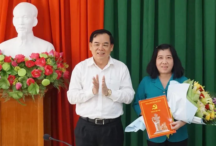 Điều động, bổ nhiệm nhân sự 5 tỉnh, thành - Ảnh 4. Điều động, bổ nhiệm nhân sự 5 tỉnh, thành - Ảnh 4.