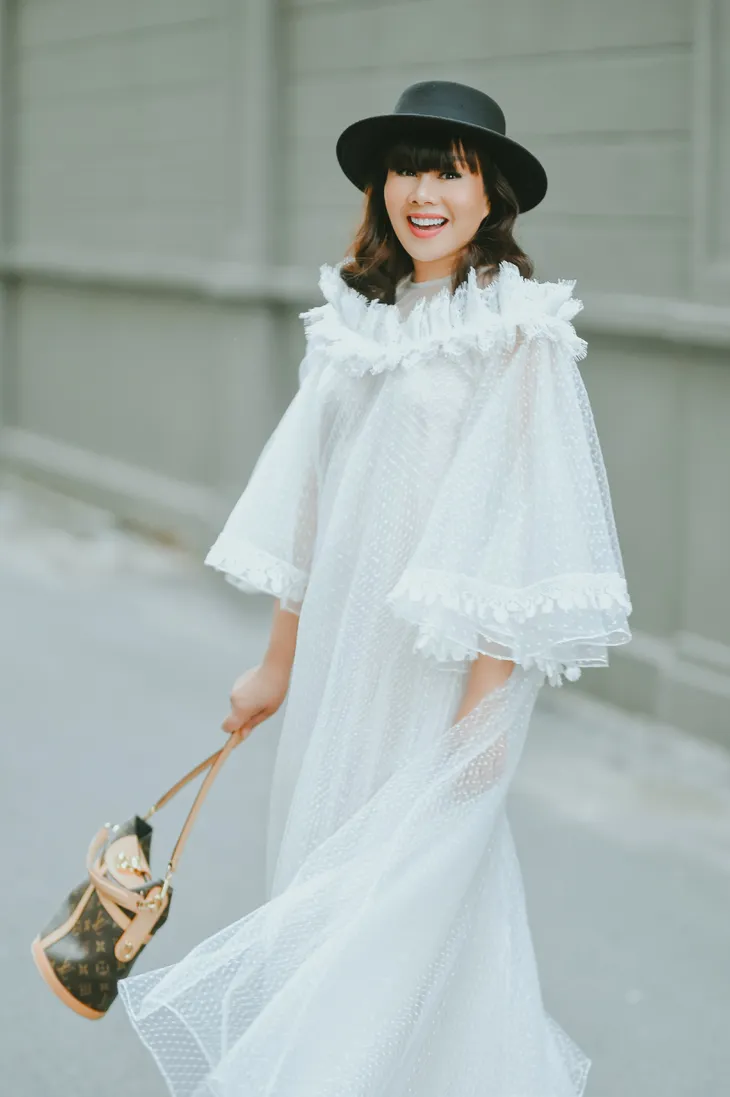Ngẫu hứng phối đồ dạo phố theo NTK Hằng Nguyễn - Ảnh 1. Ngẫu hứng phối đồ dạo phố theo NTK Hằng Nguyễn - Ảnh 1.
