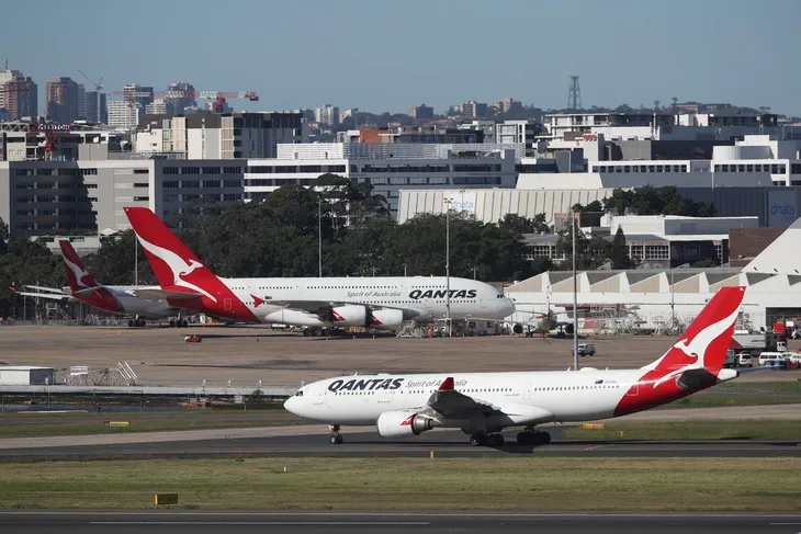 Qantas Airways thông báo sa thải 6.000 nhân viên - Ảnh 2. Qantas Airways thông báo sa thải 6.000 nhân viên - Ảnh 2.