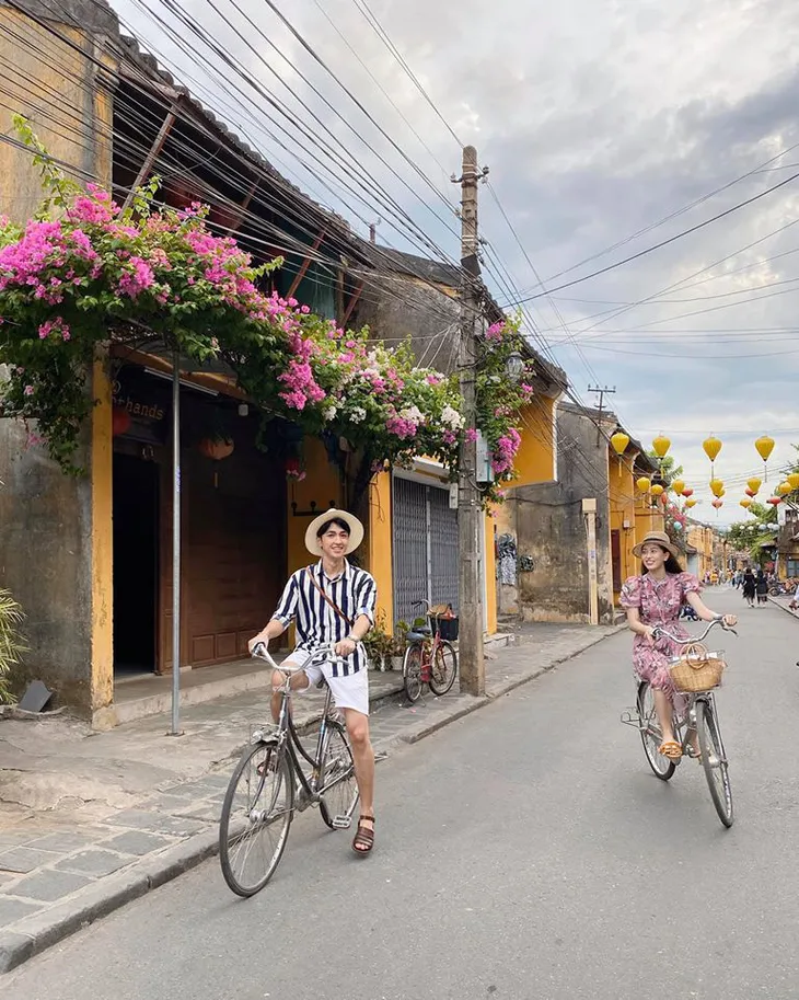 Bình An thừa nhận quá sai khi đăng ảnh cùng bạn gái Á hậu Phương Nga - Ảnh 2. Bình An thừa nhận quá sai khi đăng ảnh cùng bạn gái Á hậu Phương Nga - Ảnh 2.