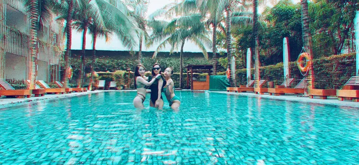 Lã Thanh Huyền, Vân Hugo và Quỳnh Nga khoe ảnh bikini nóng bỏng - Ảnh 1. Lã Thanh Huyền, Vân Hugo và Quỳnh Nga khoe ảnh bikini nóng bỏng - Ảnh 1.