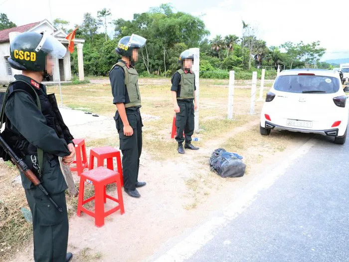 Truy đuổi tội phạm ma túy trong đêm, thu giữ hơn 31kg ma túy đá - Ảnh 2. Truy đuổi tội phạm ma túy trong đêm, thu giữ hơn 31kg ma túy đá - Ảnh 2.