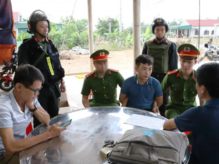 Truy đuổi tội phạm ma túy trong đêm, thu giữ hơn 31kg ma túy đá - Ảnh 3. Truy đuổi tội phạm ma túy trong đêm, thu giữ hơn 31kg ma túy đá - Ảnh 3.