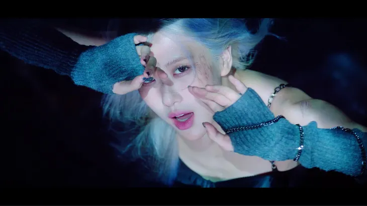 BLACKPINK ra lò MV siêu phẩm How You Like That đầy biến hóa - Ảnh 5. BLACKPINK ra lò MV siêu phẩm How You Like That đầy biến hóa - Ảnh 5.