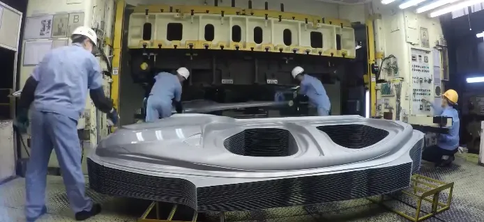 Làm thế nào để tăng tỷ lệ nội địa những chiếc ô tô made in Vietnam? - Ảnh 2. Làm thế nào để tăng tỷ lệ nội địa những chiếc ô tô made in Vietnam? - Ảnh 2.