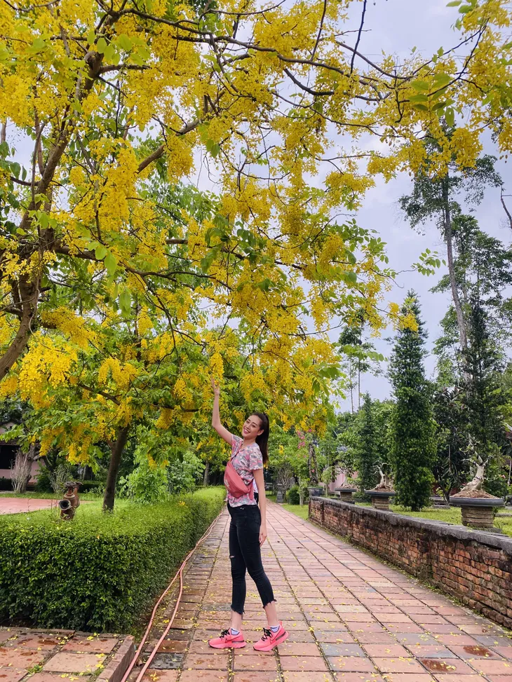 Hoa hậu Khánh Vân, Mạc Văn Khoa diện đồ ton-sur-ton trong Ẩm thực kỳ thú - Ảnh 5. Hoa hậu Khánh Vân, Mạc Văn Khoa diện đồ ton-sur-ton trong Ẩm thực kỳ thú - Ảnh 5.