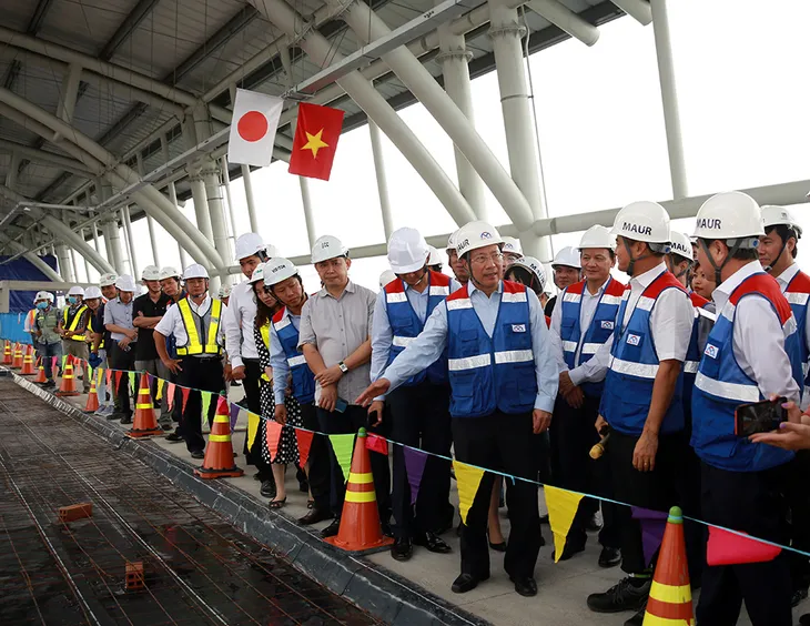 Phó Thủ tướng Phạm Bình Minh thị sát tuyến metro số 1 của TP.HCM - Ảnh 4. Phó Thủ tướng Phạm Bình Minh thị sát tuyến metro số 1 của TP.HCM - Ảnh 4.