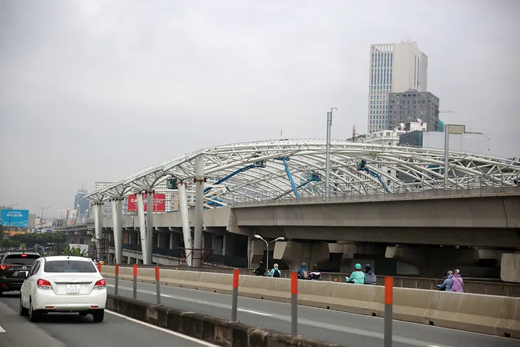 Phó Thủ tướng Phạm Bình Minh thị sát tuyến metro số 1 của TP.HCM - Ảnh 6. Phó Thủ tướng Phạm Bình Minh thị sát tuyến metro số 1 của TP.HCM - Ảnh 6.