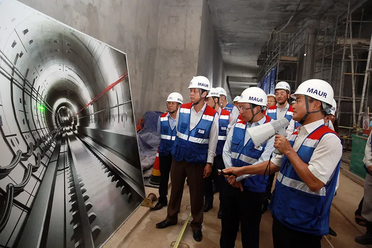 Phó Thủ tướng Phạm Bình Minh thị sát tuyến metro số 1 của TP.HCM - Ảnh 8. Phó Thủ tướng Phạm Bình Minh thị sát tuyến metro số 1 của TP.HCM - Ảnh 8.