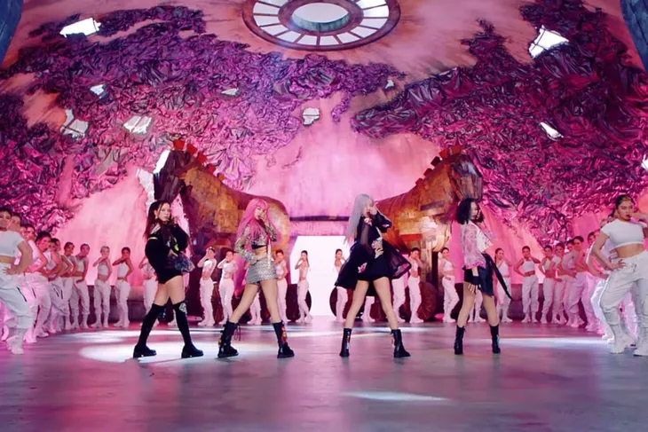 BLACKPINK lại lập kỉ lục mới, vượt mặt Taylor Swift - Ảnh 1. BLACKPINK lại lập kỉ lục mới, vượt mặt Taylor Swift - Ảnh 1.