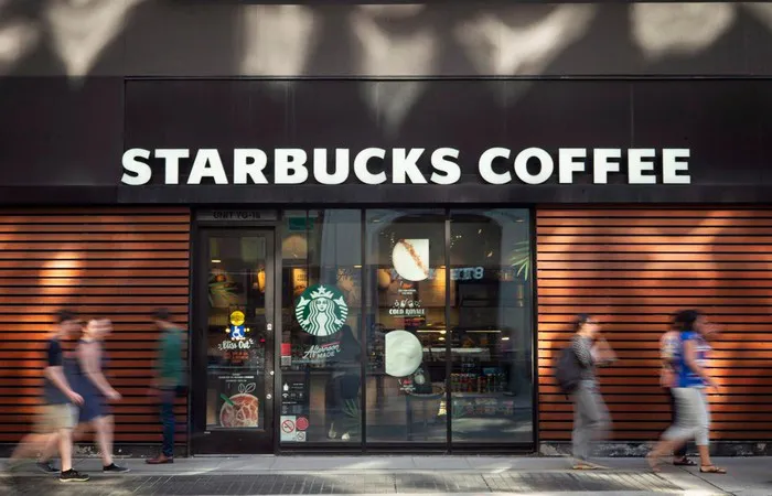 Starbucks sẽ dừng quảng cáo trên các phương tiện truyền thông xã hội - Ảnh 1. Starbucks sẽ dừng quảng cáo trên các phương tiện truyền thông xã hội - Ảnh 1.