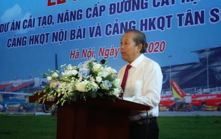 Bắt đầu cải tạo, nâng cấp các đường bằng tại sân bay Nội Bài và Tân Sơn Nhất - Ảnh 1. Bắt đầu cải tạo, nâng cấp các đường bằng tại sân bay Nội Bài và Tân Sơn Nhất - Ảnh 1.