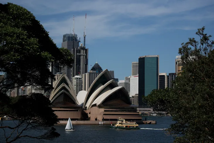 Australia rơi vào suy thoái sau gần 3 thập kỷ - Ảnh 1. Australia rơi vào suy thoái sau gần 3 thập kỷ - Ảnh 1.