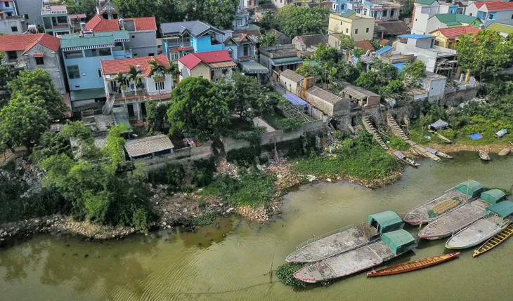 Hà Nội công bố tình trạng khẩn cấp sạt lở trên sông Bùi, sông Đáy - Ảnh 1. Hà Nội công bố tình trạng khẩn cấp sạt lở trên sông Bùi, sông Đáy - Ảnh 1.