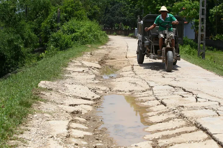 Hà Nội công bố tình trạng khẩn cấp sạt lở trên sông Bùi, sông Đáy - Ảnh 4. Hà Nội công bố tình trạng khẩn cấp sạt lở trên sông Bùi, sông Đáy - Ảnh 4.