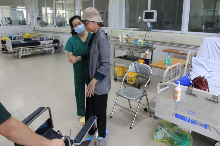 Vượt cửa tử, bệnh nhân số 19 xuất viện về nhà - Ảnh 1. Vượt cửa tử, bệnh nhân số 19 xuất viện về nhà - Ảnh 1.