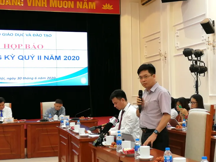Học sinh THCS, THPT được giảm 2 tuần học trong năm 2020/21 - Ảnh 2. Học sinh THCS, THPT được giảm 2 tuần học trong năm 2020/21 - Ảnh 2.