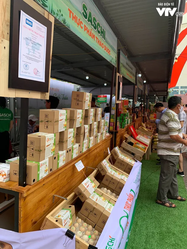 Hà Nội lần đầu tiên xuất hiện chợ phiên nông sản theo mô hình Thái Lan - Ảnh 1. Hà Nội lần đầu tiên xuất hiện chợ phiên nông sản theo mô hình Thái Lan - Ảnh 1.