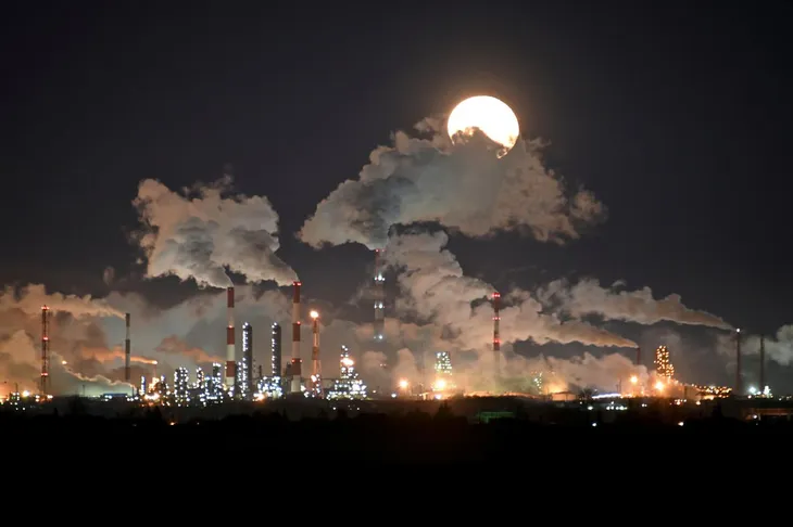 Nga “bắt tay” OPEC, giá dầu chuẩn bị bật tăng? - Ảnh 1. Nga “bắt tay” OPEC, giá dầu chuẩn bị bật tăng? - Ảnh 1.