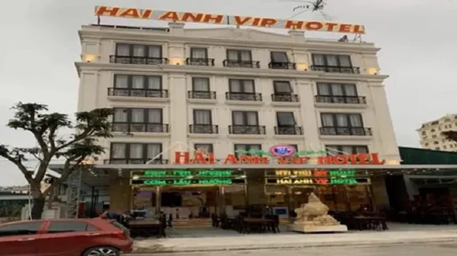Chặt chém du khách, tàu du lịch ở Hạ Long bị đình chỉ 3 tháng - Ảnh 1. Chặt chém du khách, tàu du lịch ở Hạ Long bị đình chỉ 3 tháng - Ảnh 1.