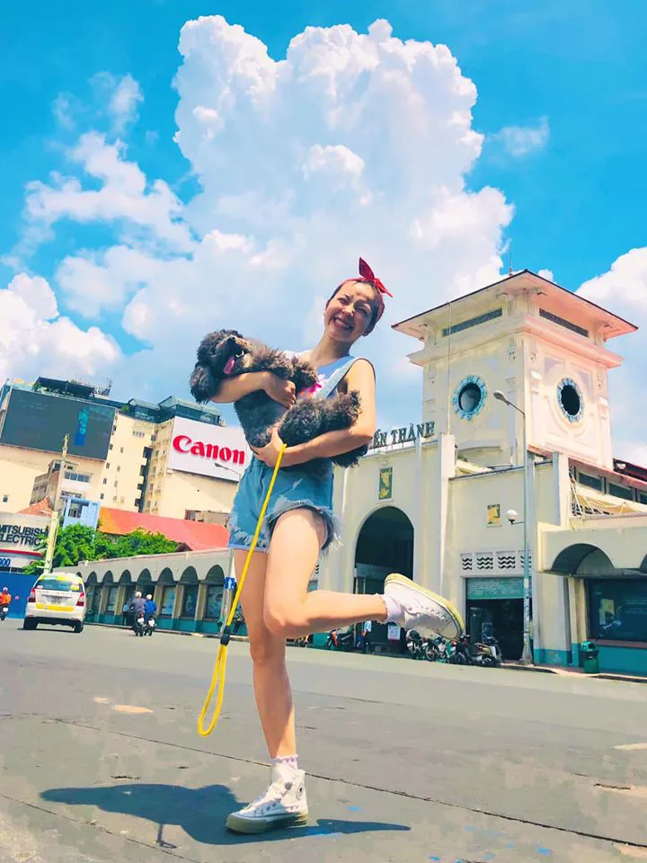 Trần Vân khoe nụ cười rạng rỡ giữa nắng vàng - Ảnh 3. Trần Vân khoe nụ cười rạng rỡ giữa nắng vàng - Ảnh 3.