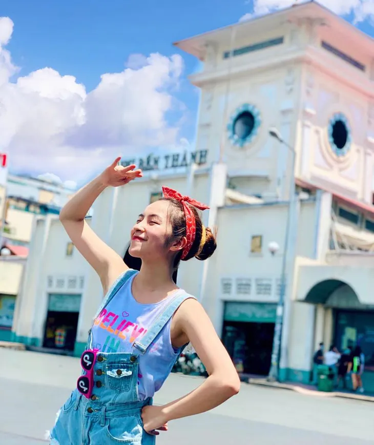 Trần Vân khoe nụ cười rạng rỡ giữa nắng vàng - Ảnh 5. Trần Vân khoe nụ cười rạng rỡ giữa nắng vàng - Ảnh 5.