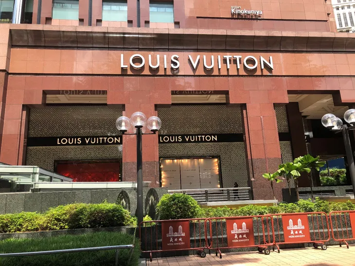 Singapore - “Thiên đường” hàng hiệu đìu hiu, không một bóng người vì COVID-19 - Ảnh 3. Singapore - “Thiên đường” hàng hiệu đìu hiu, không một bóng người vì COVID-19 - Ảnh 3.