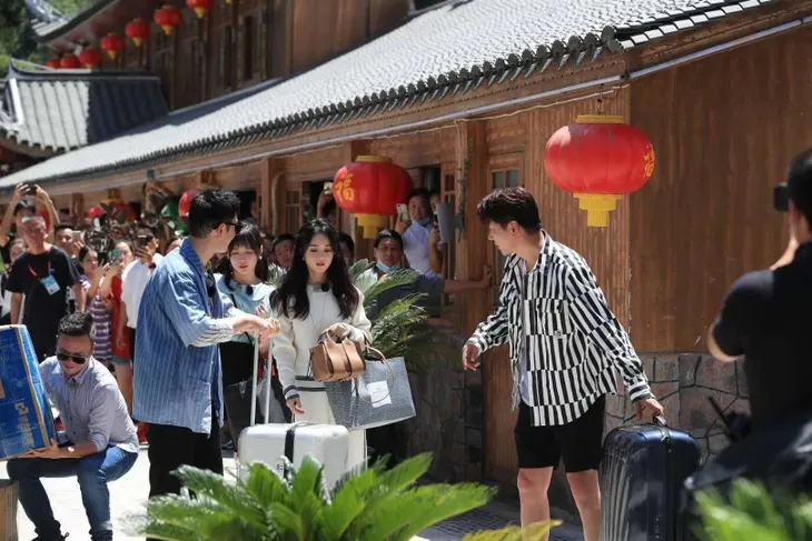 Xuất hiện tại show Nhà hàng Trung Hoa, Triệu Lệ Dĩnh lấn át tất cả - Ảnh 1. Xuất hiện tại show Nhà hàng Trung Hoa, Triệu Lệ Dĩnh lấn át tất cả - Ảnh 1.